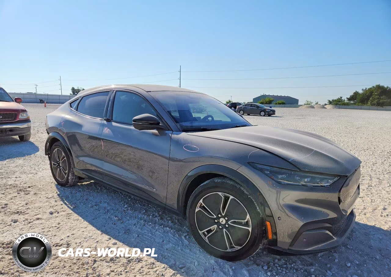 2023 Ford Mustang Mach-E Premium VIN:3FMTK3R43PMB04080 - 4