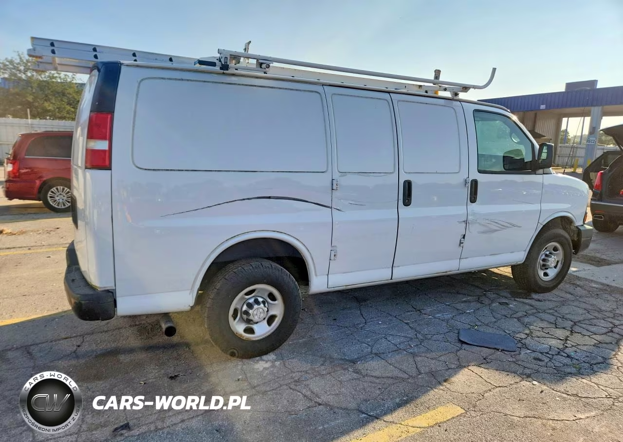 2015 Chevrolet Express G2500 VIN:1GCWGFCF5F1252239 - 3