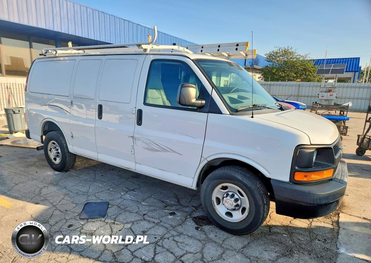 2015 Chevrolet Express G2500 VIN:1GCWGFCF5F1252239 - 4