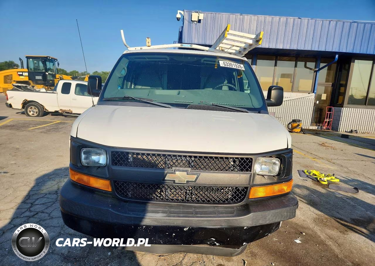 2015 Chevrolet Express G2500 VIN:1GCWGFCF5F1252239 - 5