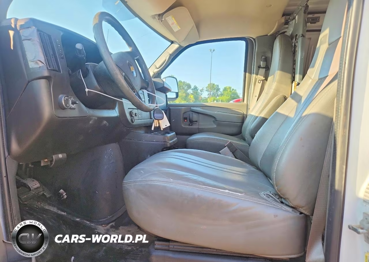 2015 Chevrolet Express G2500 VIN:1GCWGFCF5F1252239 - 7