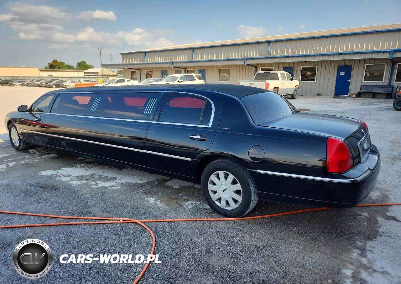 2005 Lincoln Town Car Executive VIN:1L1FM88W85Y609574 - 2
