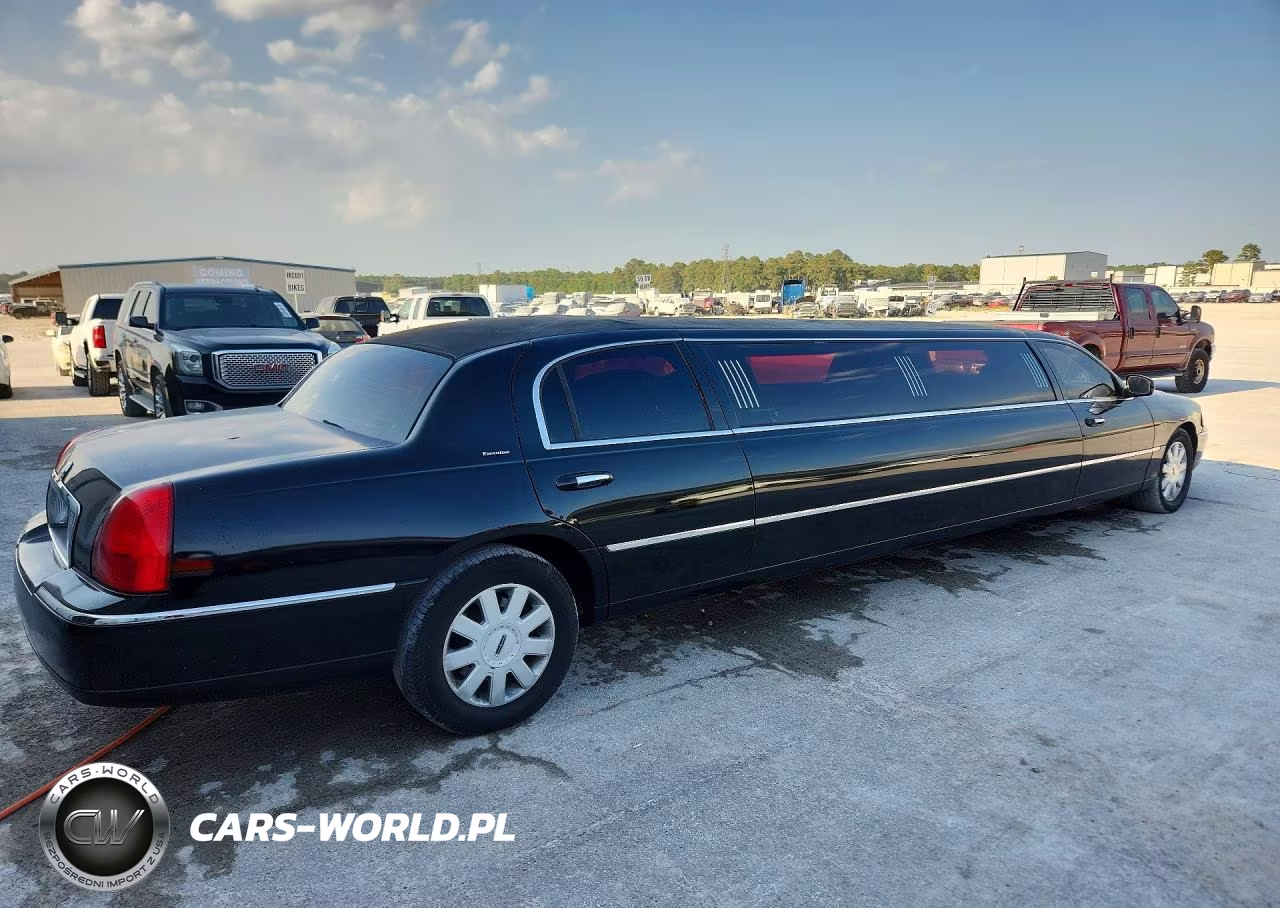 2005 Lincoln Town Car Executive VIN:1L1FM88W85Y609574 - 3