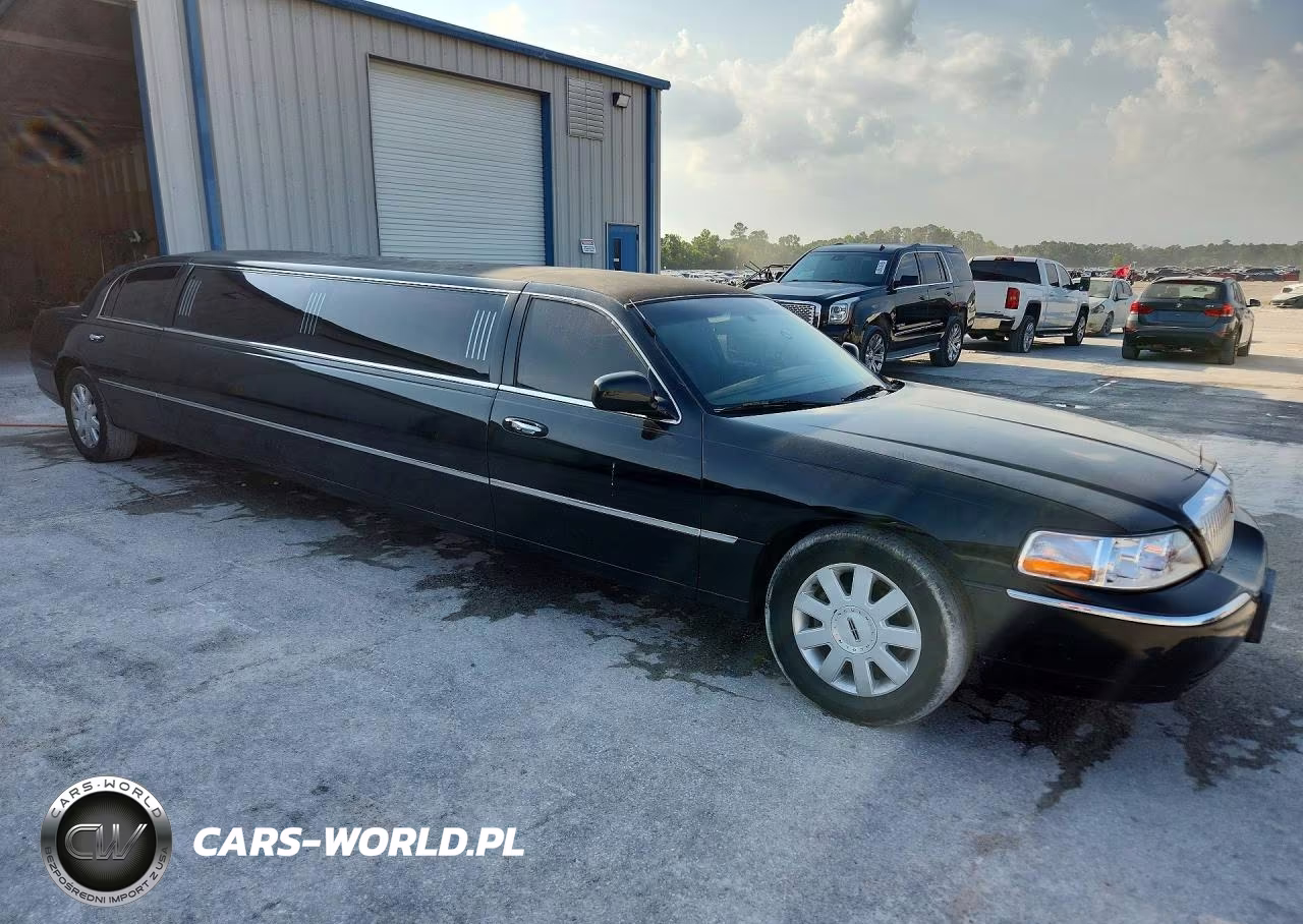2005 Lincoln Town Car Executive VIN:1L1FM88W85Y609574 - 4