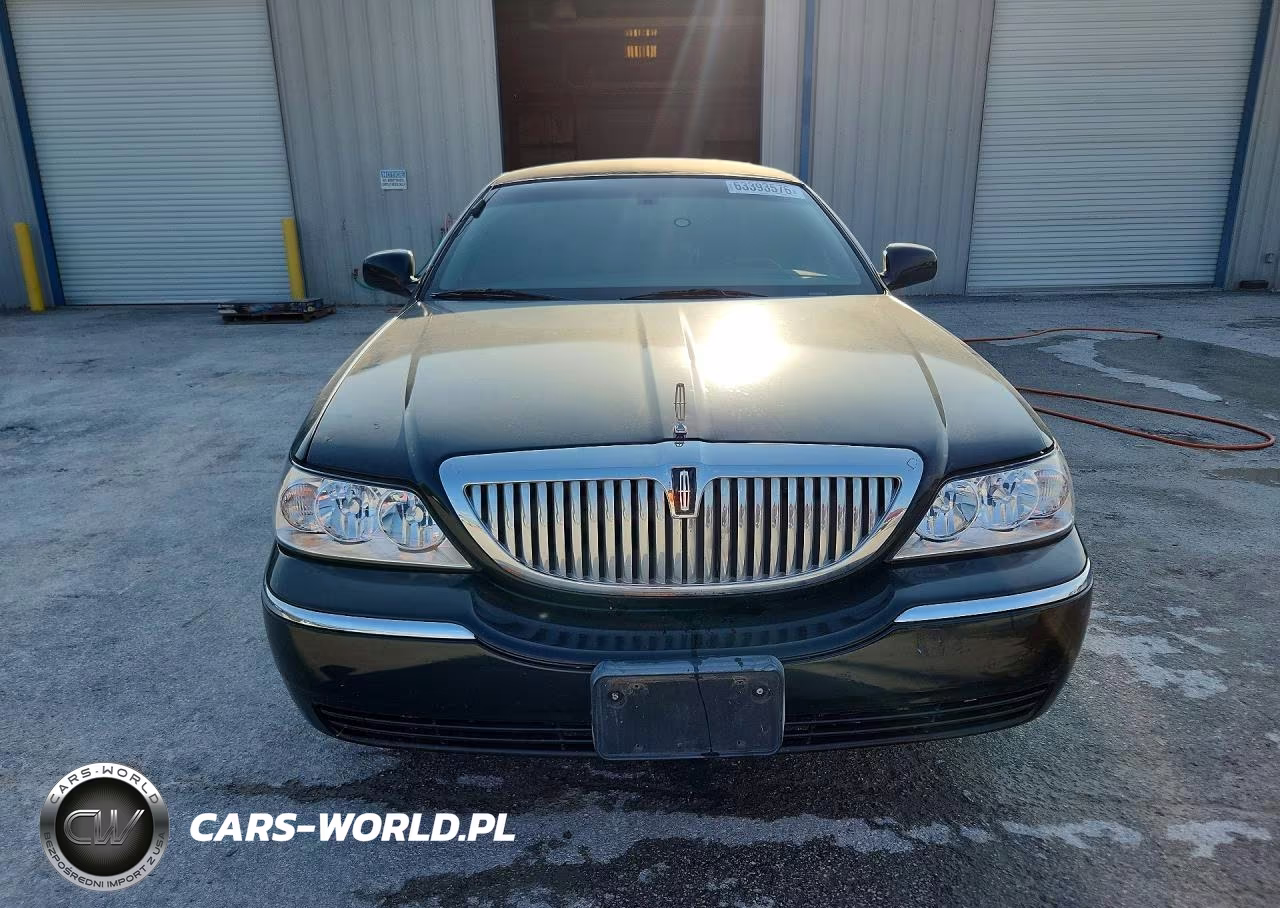 2005 Lincoln Town Car Executive VIN:1L1FM88W85Y609574 - 5