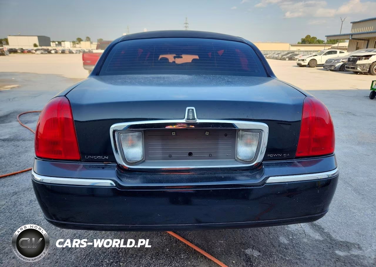 2005 Lincoln Town Car Executive VIN:1L1FM88W85Y609574 - 6