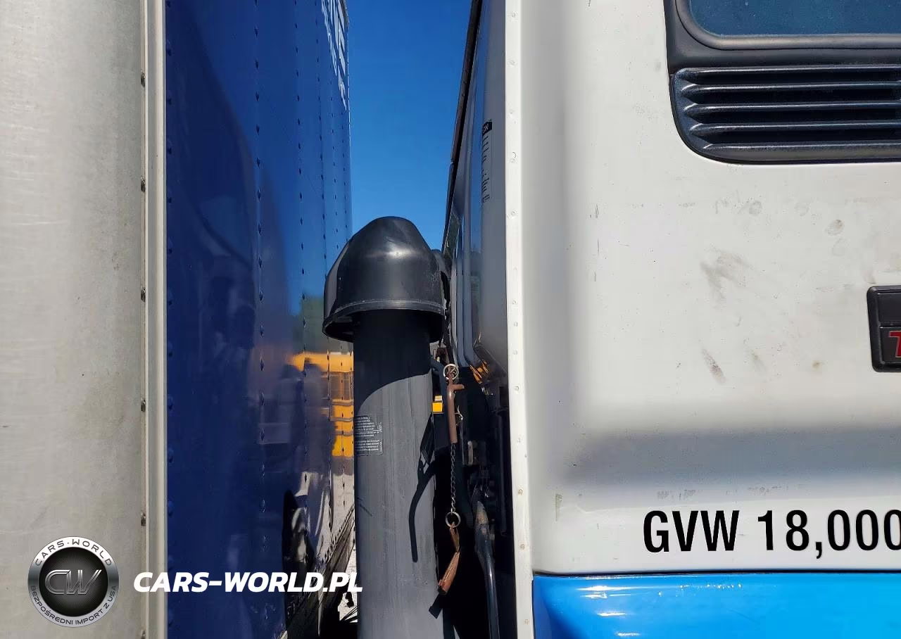 2007 GMC T-Series Box Truck VIN:1GDJ7F1B07F421397 - 11