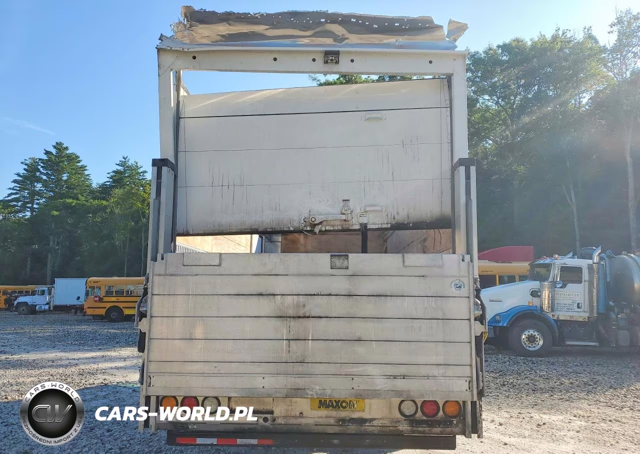 2007 GMC T-Series Box Truck VIN:1GDJ7F1B07F421397 - 6