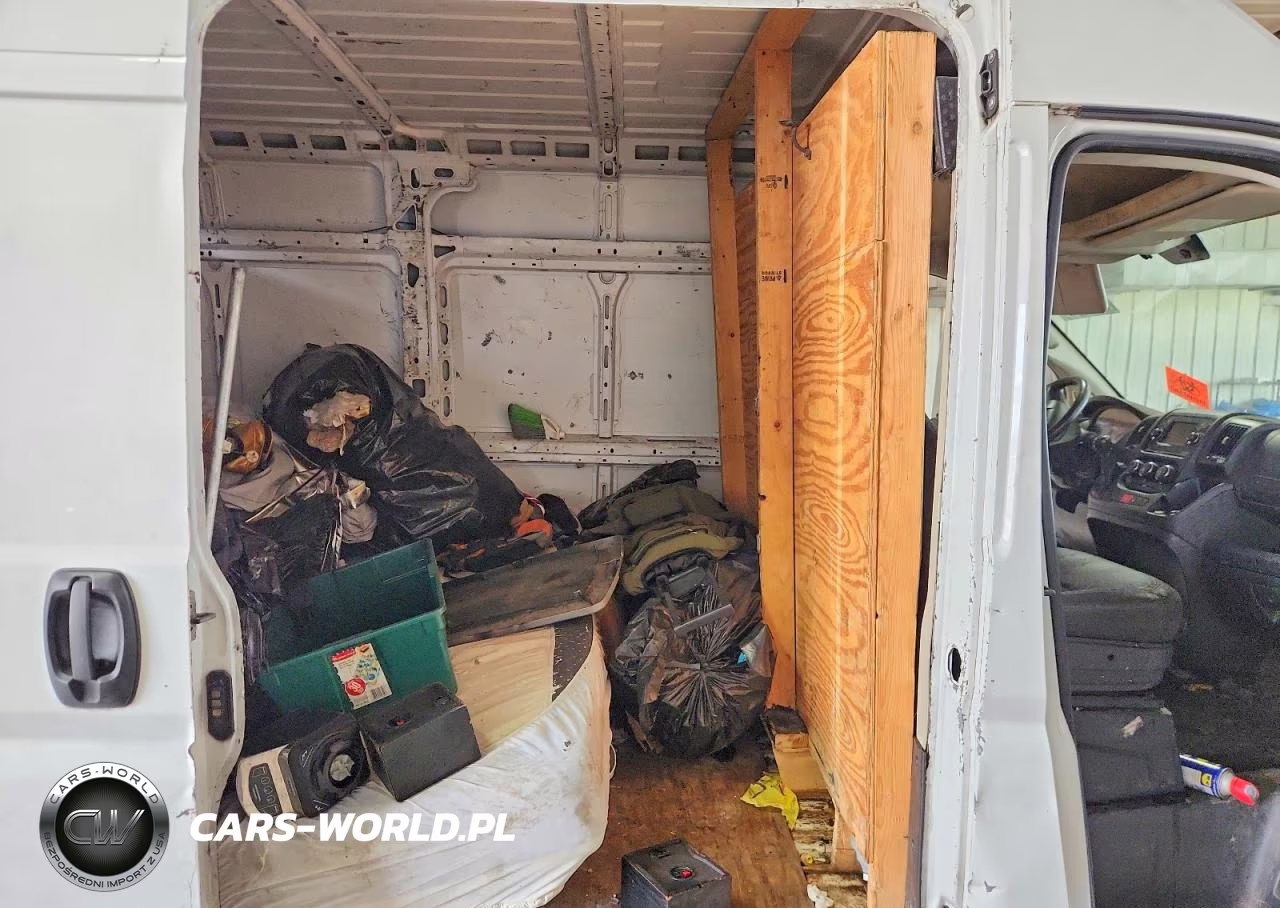 2018 Ram Promaster 1500 Delivery Van VIN:3C6TRVBG5JE156190 - 11