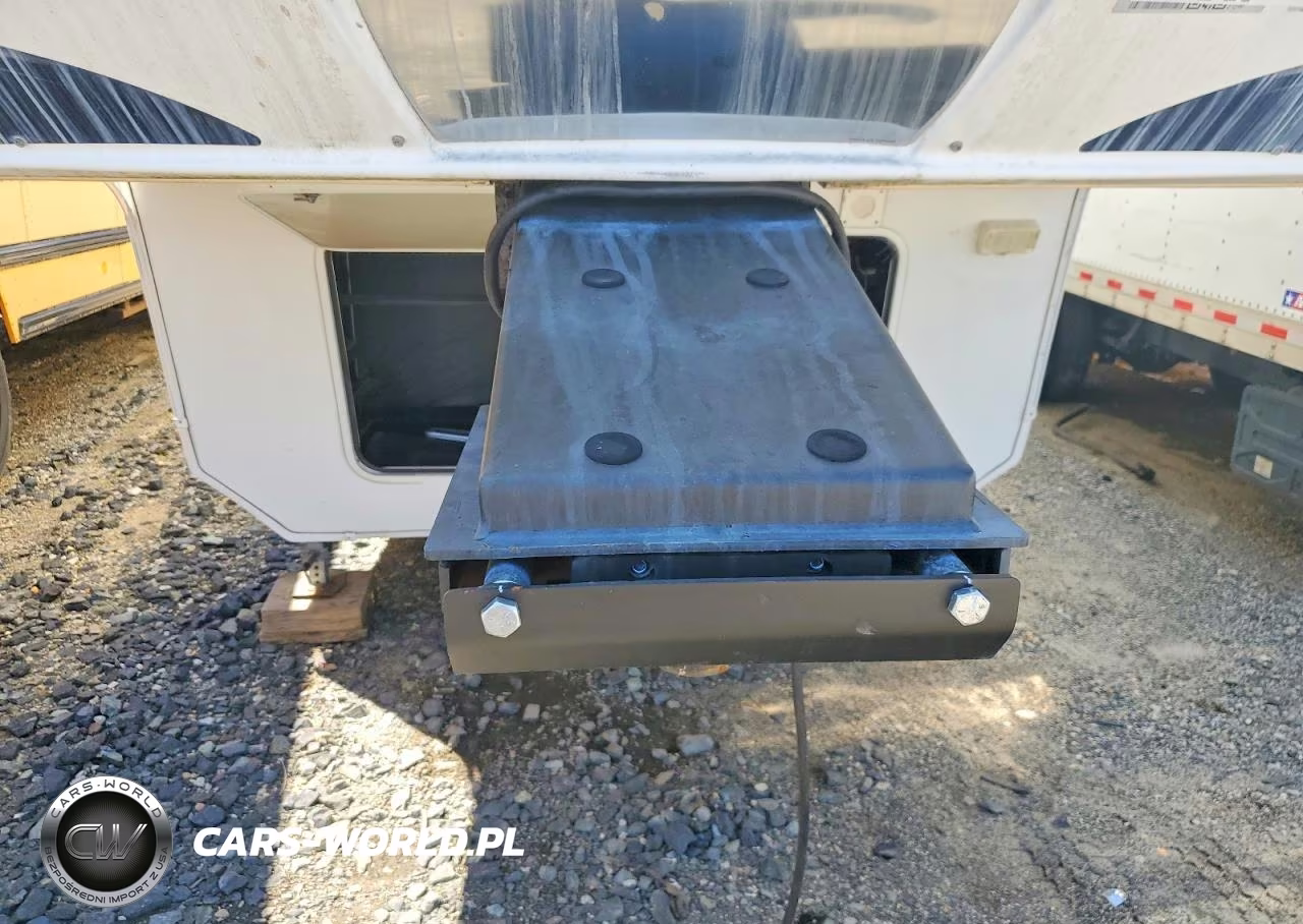 2011 Keystone Rv Trailers VIN:4YDF37524B4702917 - 7