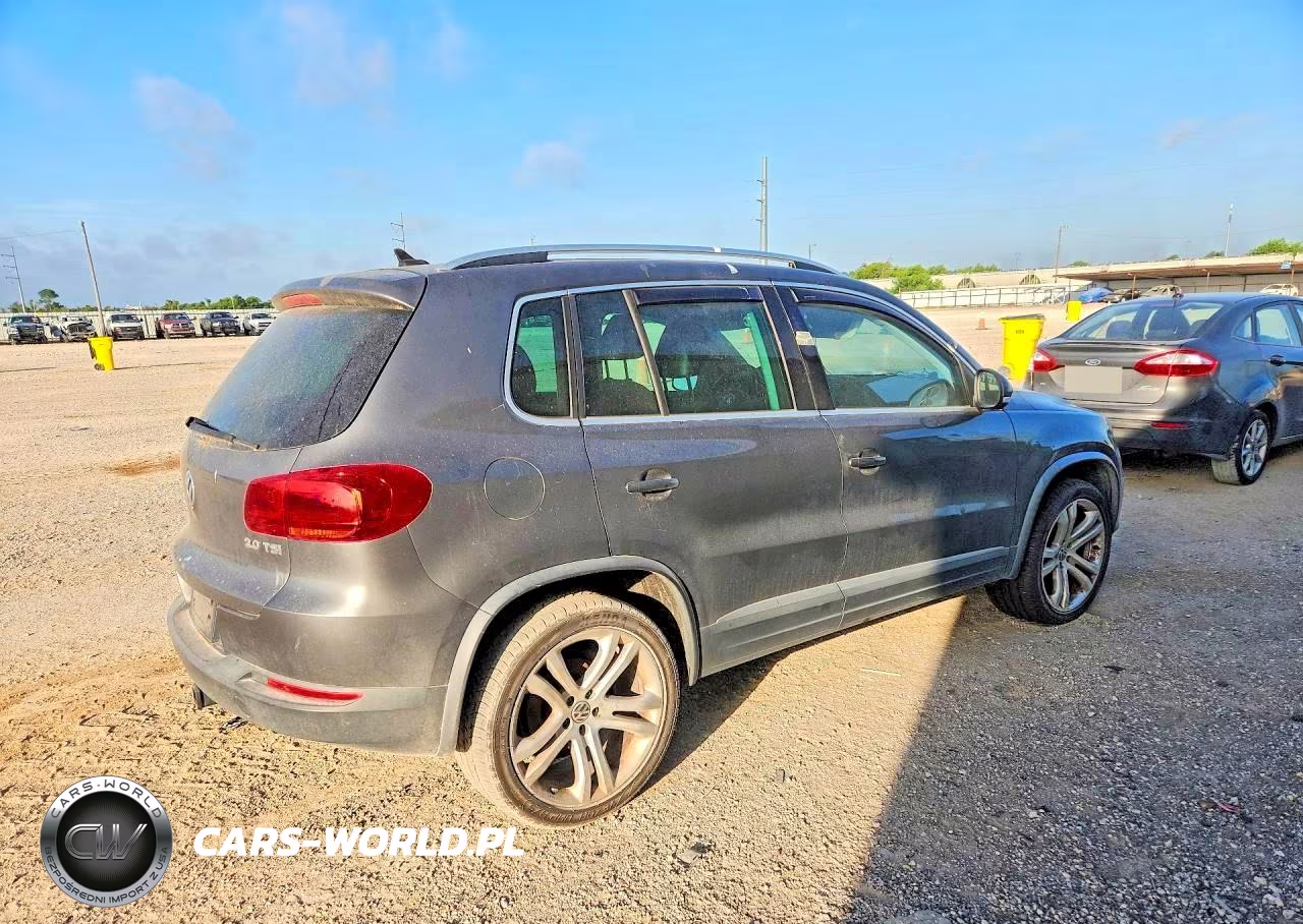 2012 Volkswagen Tiguan S VIN:WVGAV7AX1CW001326 - 3