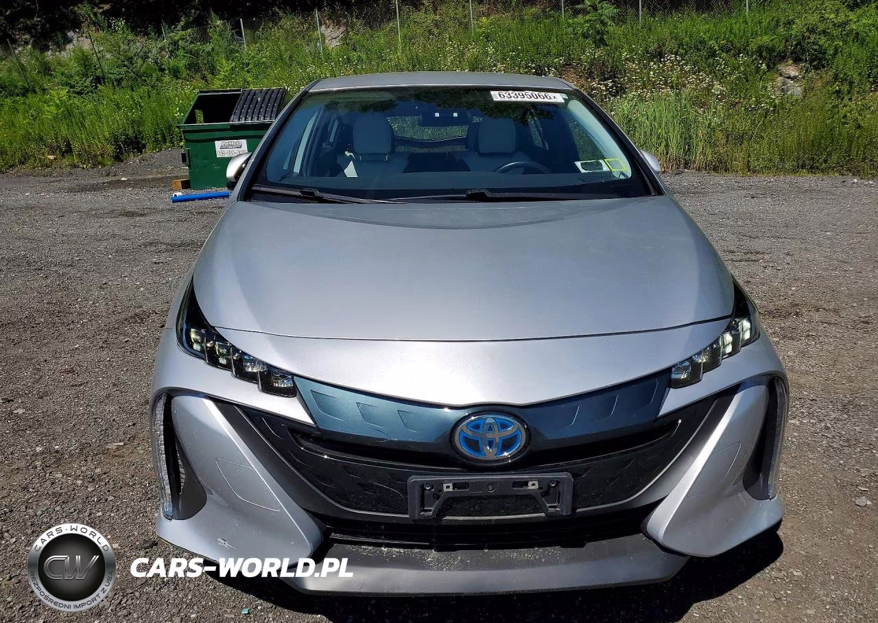 2018 Toyota Prius Prime Premium VIN:JTDKARFP6J3076983 - 5