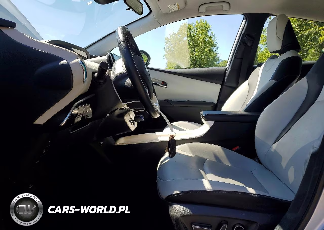 2018 Toyota Prius Prime Premium VIN:JTDKARFP6J3076983 - 7