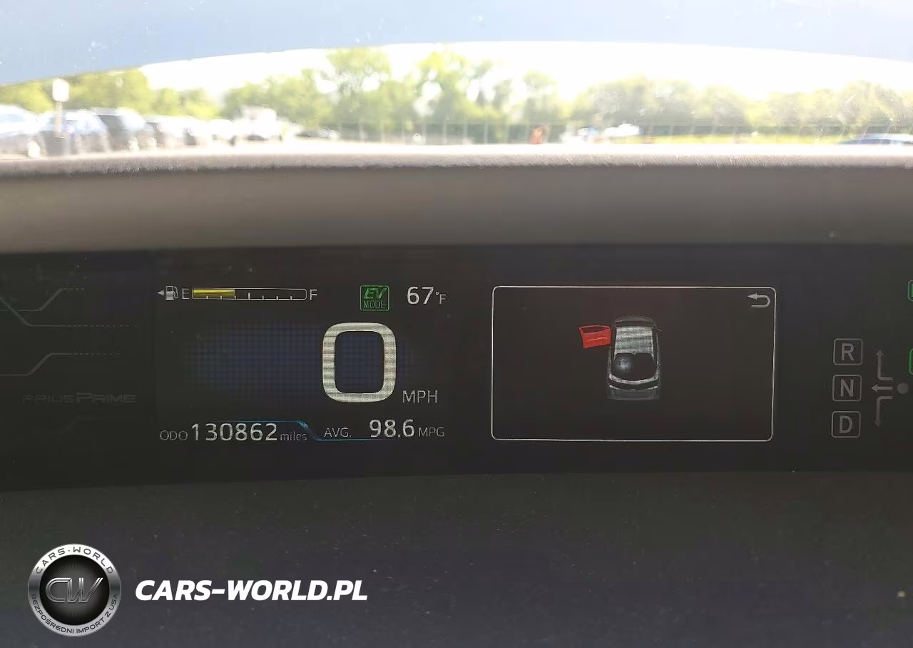 2018 Toyota Prius Prime Premium VIN:JTDKARFP6J3076983 - 9