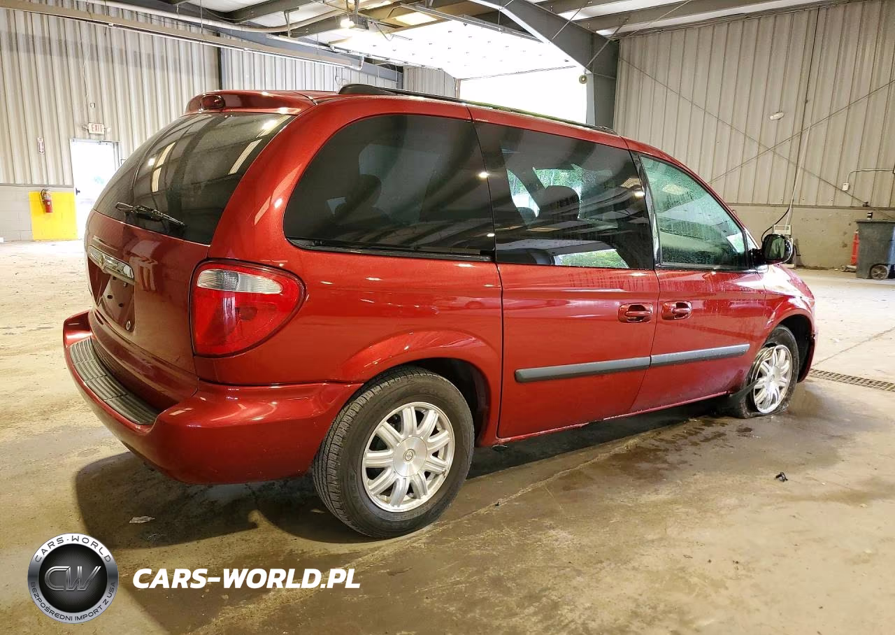 2005 Chrysler Town & Country VIN:1C4GP45R65B361737 - 3