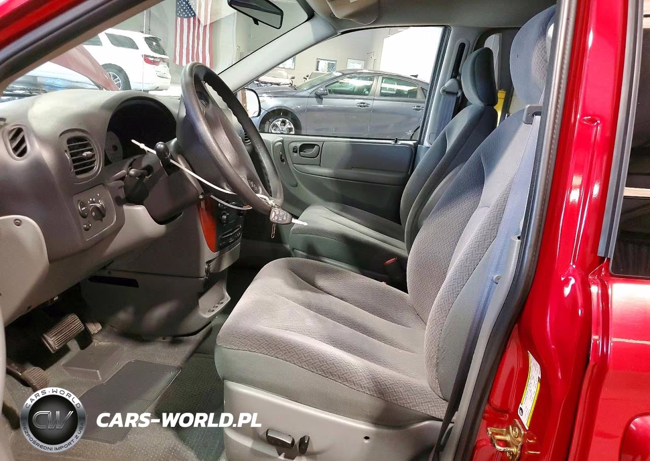 2005 Chrysler Town & Country VIN:1C4GP45R65B361737 - 7