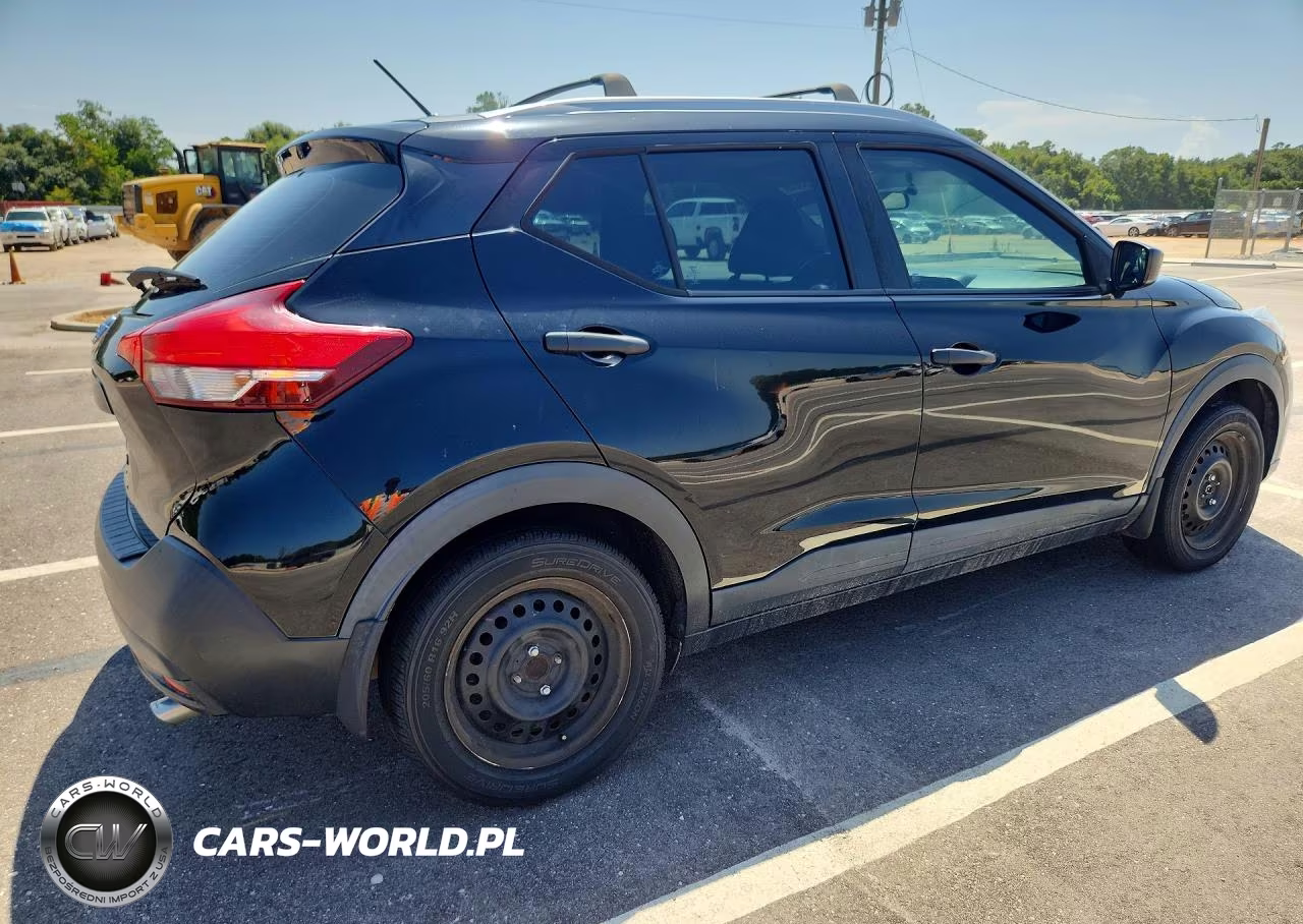 2018 Nissan Kicks S VIN:3N1CP5CU6JL522109 - 3