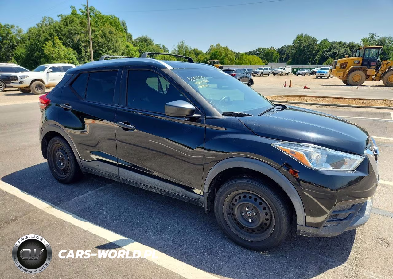 2018 Nissan Kicks S VIN:3N1CP5CU6JL522109 - 4