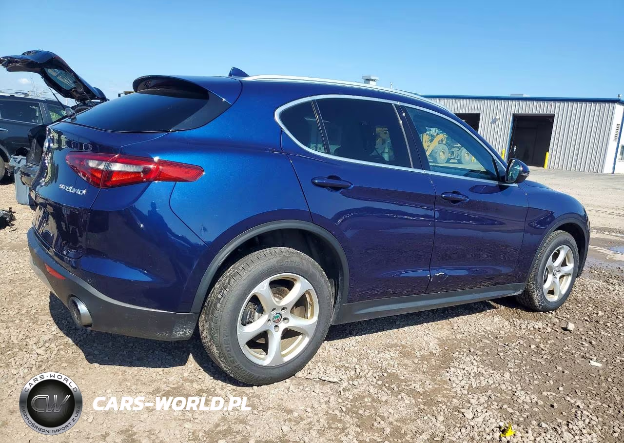 2018 Alfa Romeo Stelvio VIN:ZASFAKAN6J7B81313 - 3