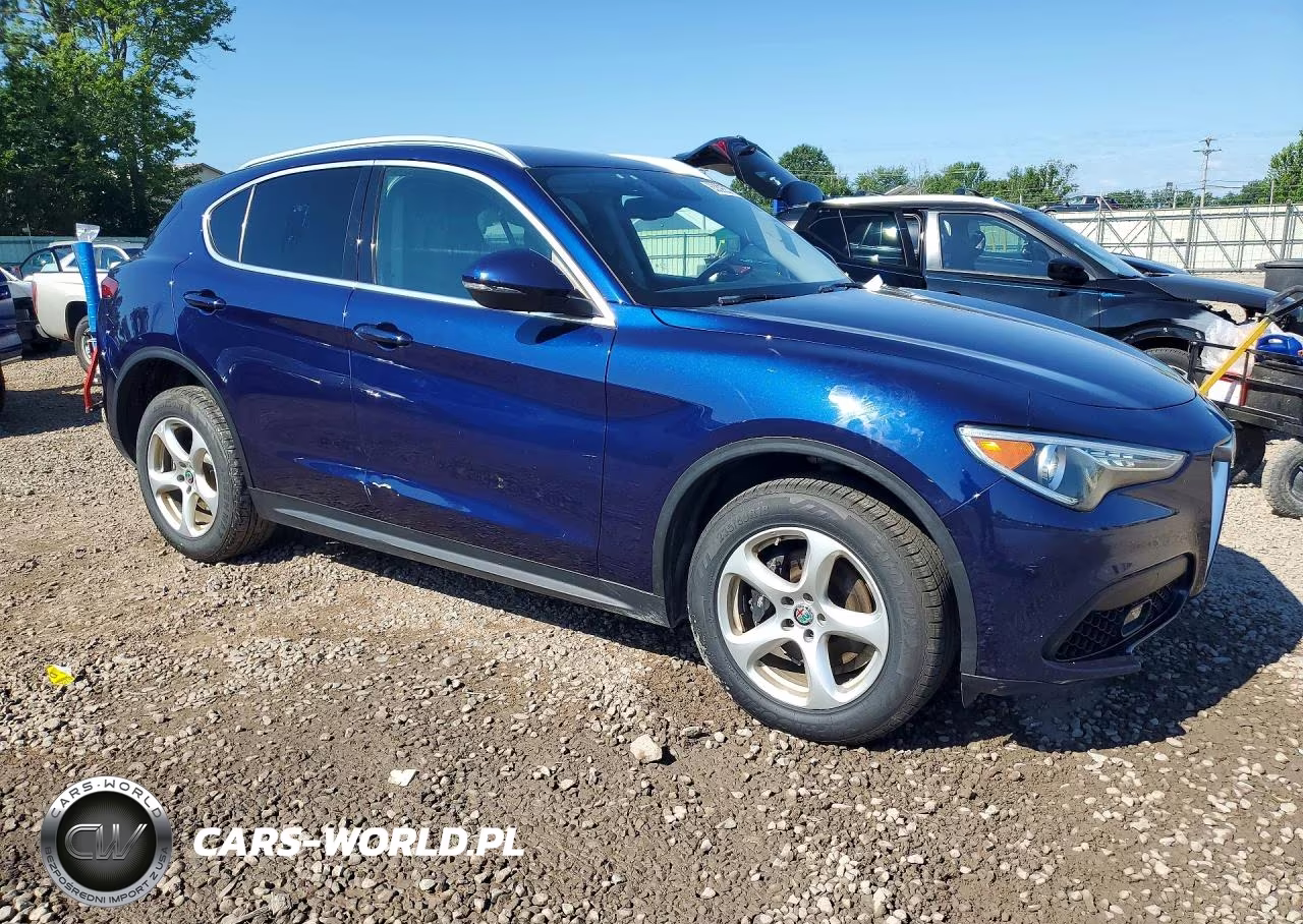 2018 Alfa Romeo Stelvio VIN:ZASFAKAN6J7B81313 - 4