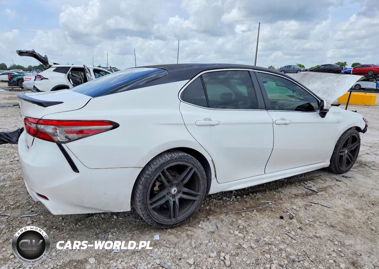 2018 Toyota Camry Se VIN:JTNB11HK3J3023298 - 3
