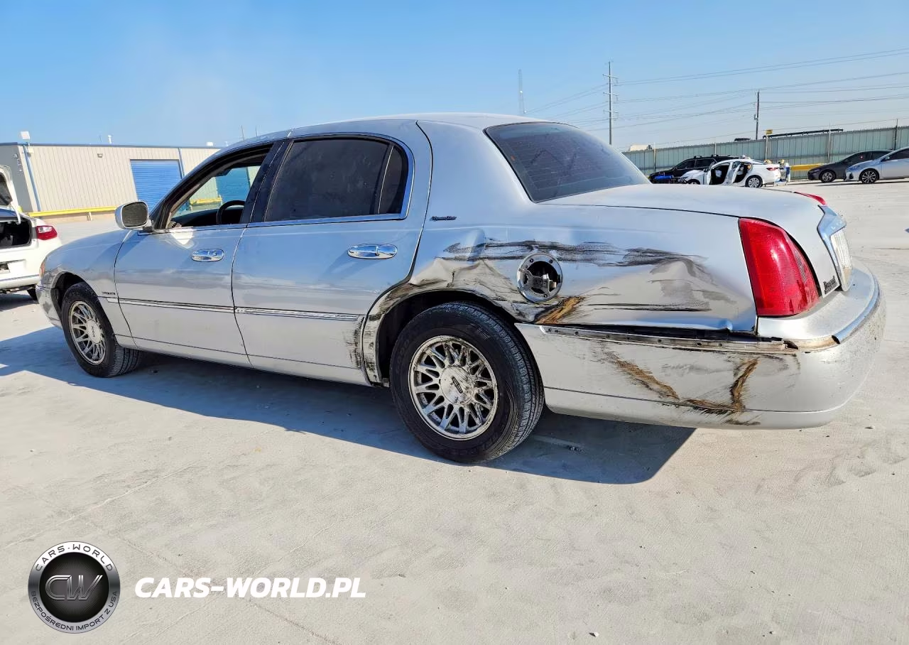 1998 Lincoln Town Car Signature Limited VIN:1LNFM82W9WY722961 - 2