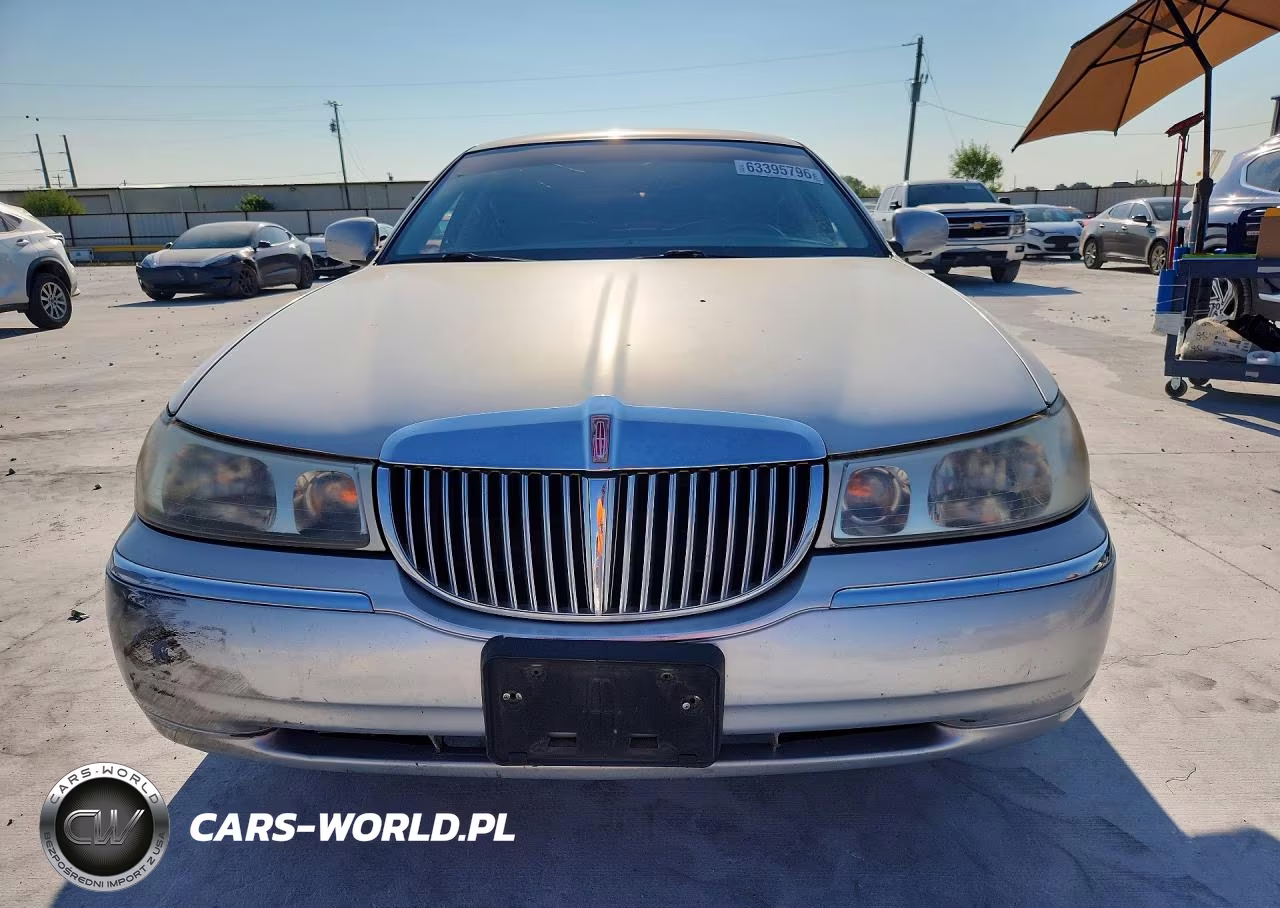 1998 Lincoln Town Car Signature Limited VIN:1LNFM82W9WY722961 - 5