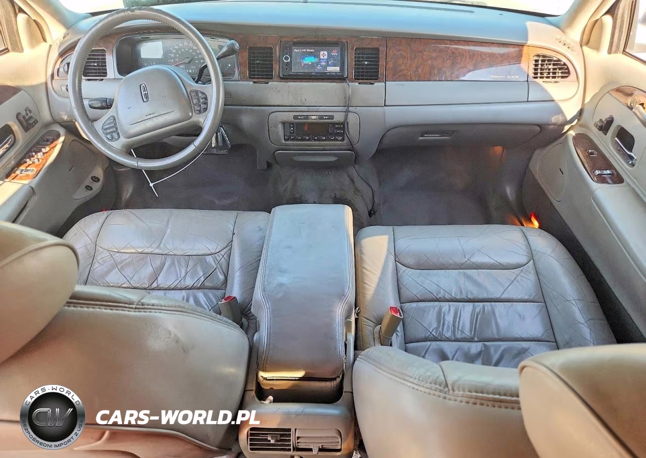 1998 Lincoln Town Car Signature Limited VIN:1LNFM82W9WY722961 - 8
