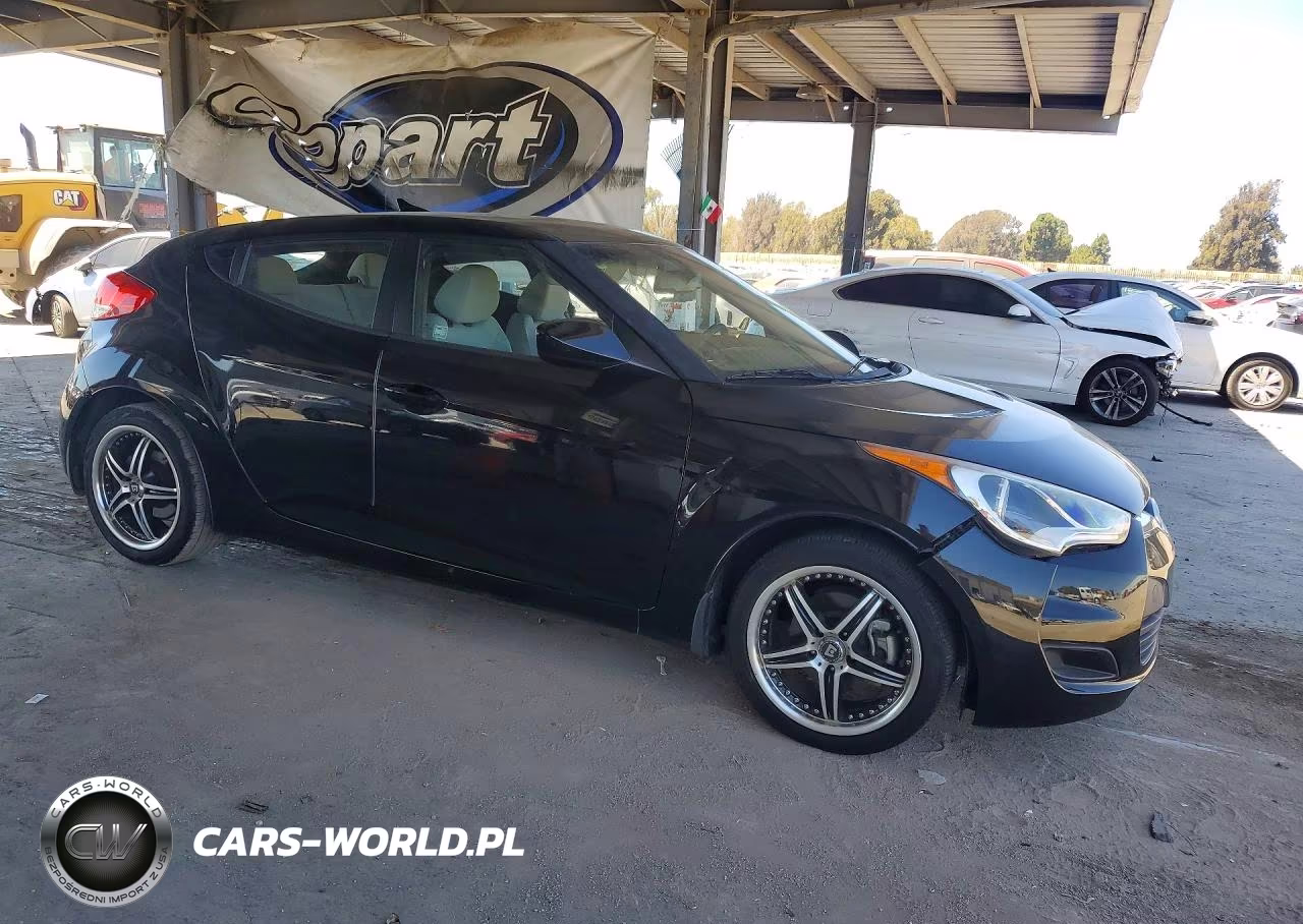 2013 Hyundai Veloster Base VIN:KMHTC6AD7DU177342 - 4