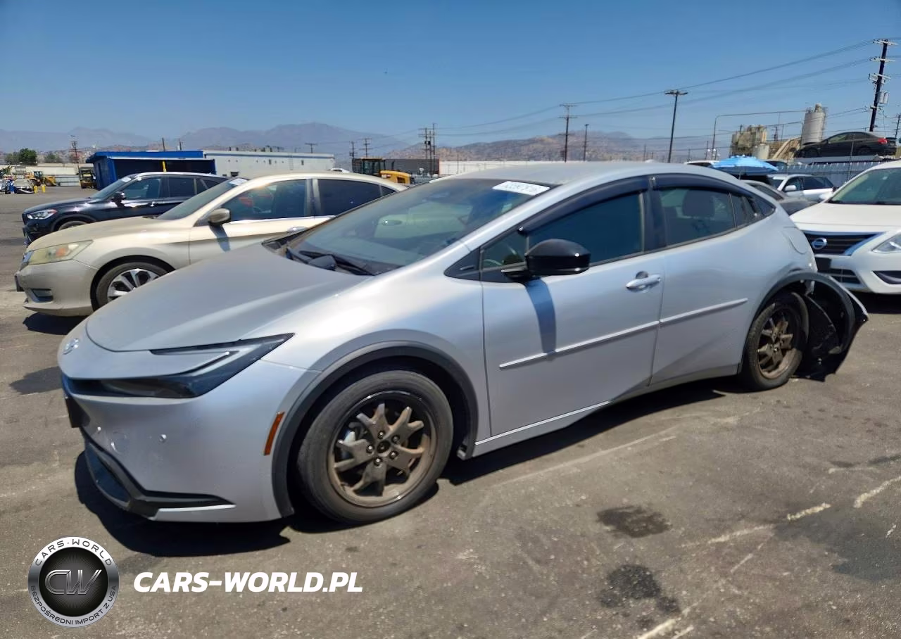 2024 Toyota Prius Le – zdjęcie 1 z 12