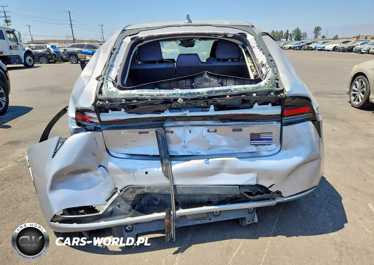 2024 Toyota Prius Le VIN:JTDACAAU5R3017276 - 6