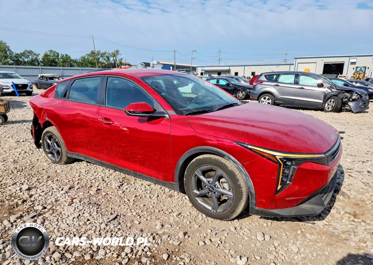 2025 Kia K4 Lxs VIN:3KPFT4DE4SE206866 - 4