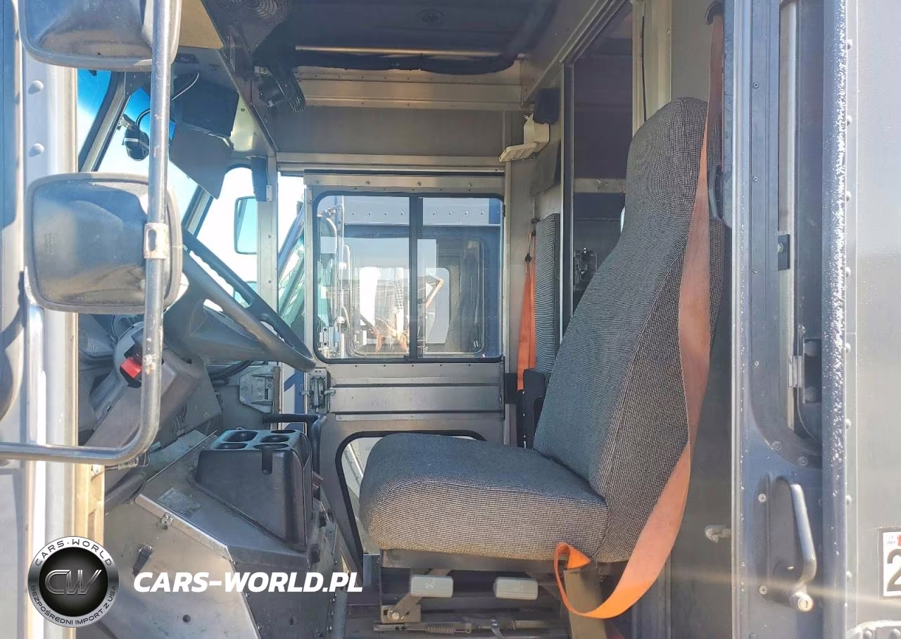 2020 Freightliner Mt45G Chassis Delivery Truck VIN:4UZAC2EA4LCLZ7123 - 7