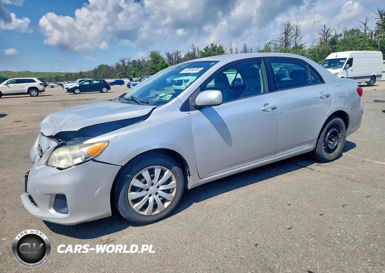2013 Toyota Corolla Le – zdjęcie 1 z 12