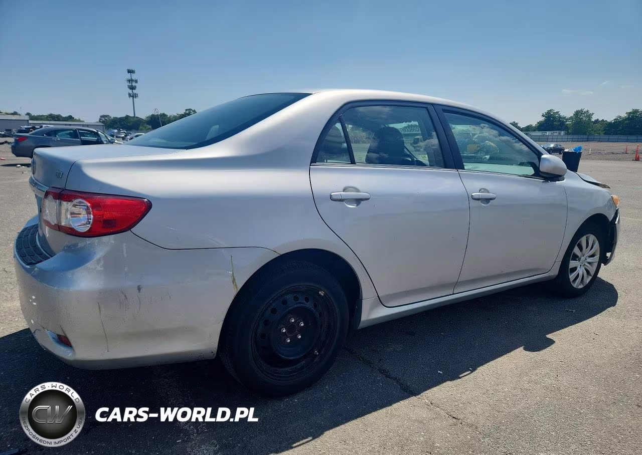 2013 Toyota Corolla Le VIN:2T1BU4EE4DC024371 - 3