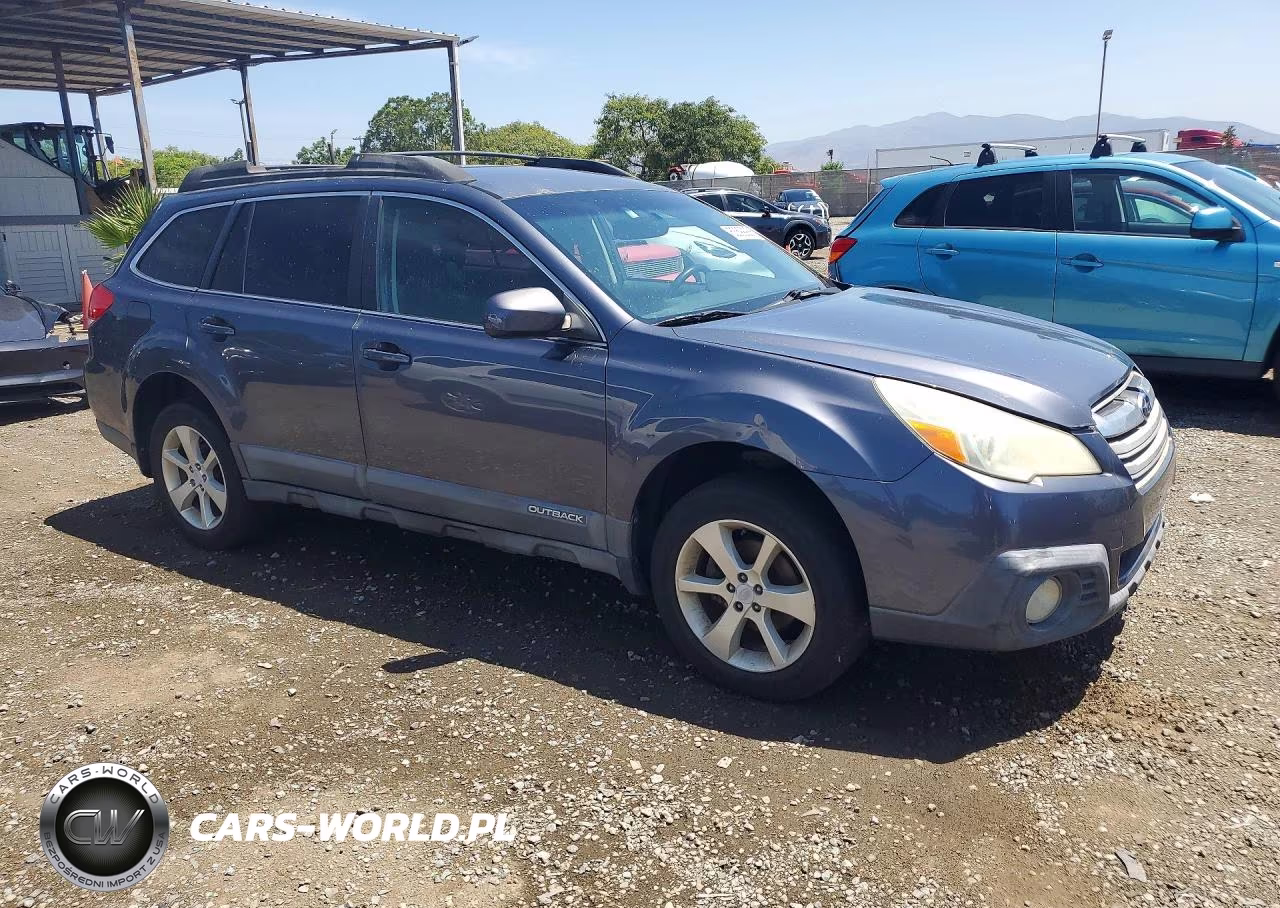 2014 Subaru Outback 2.5I Premium VIN:4S4BRBCCXE3203883 - 4