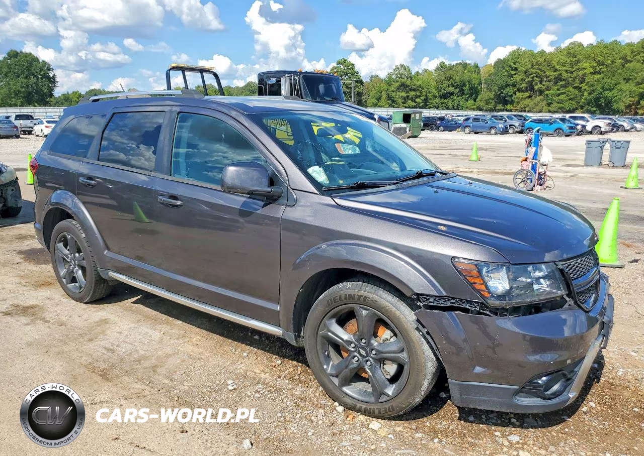 2018 Dodge Journey Crossroad VIN:3C4PDDGG8JT386720 - 4