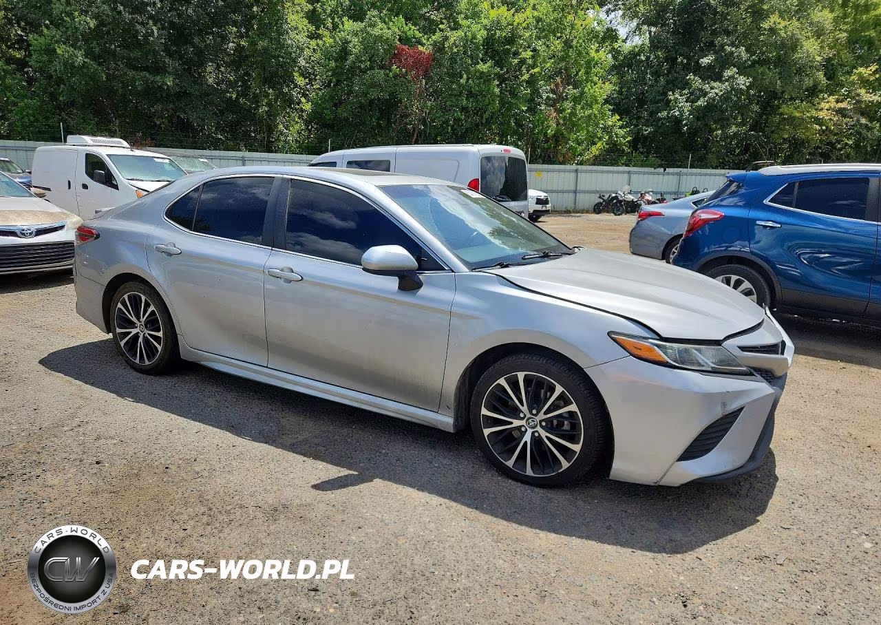 2018 Toyota Camry Se VIN:4T1B11HK9JU591226 - 4