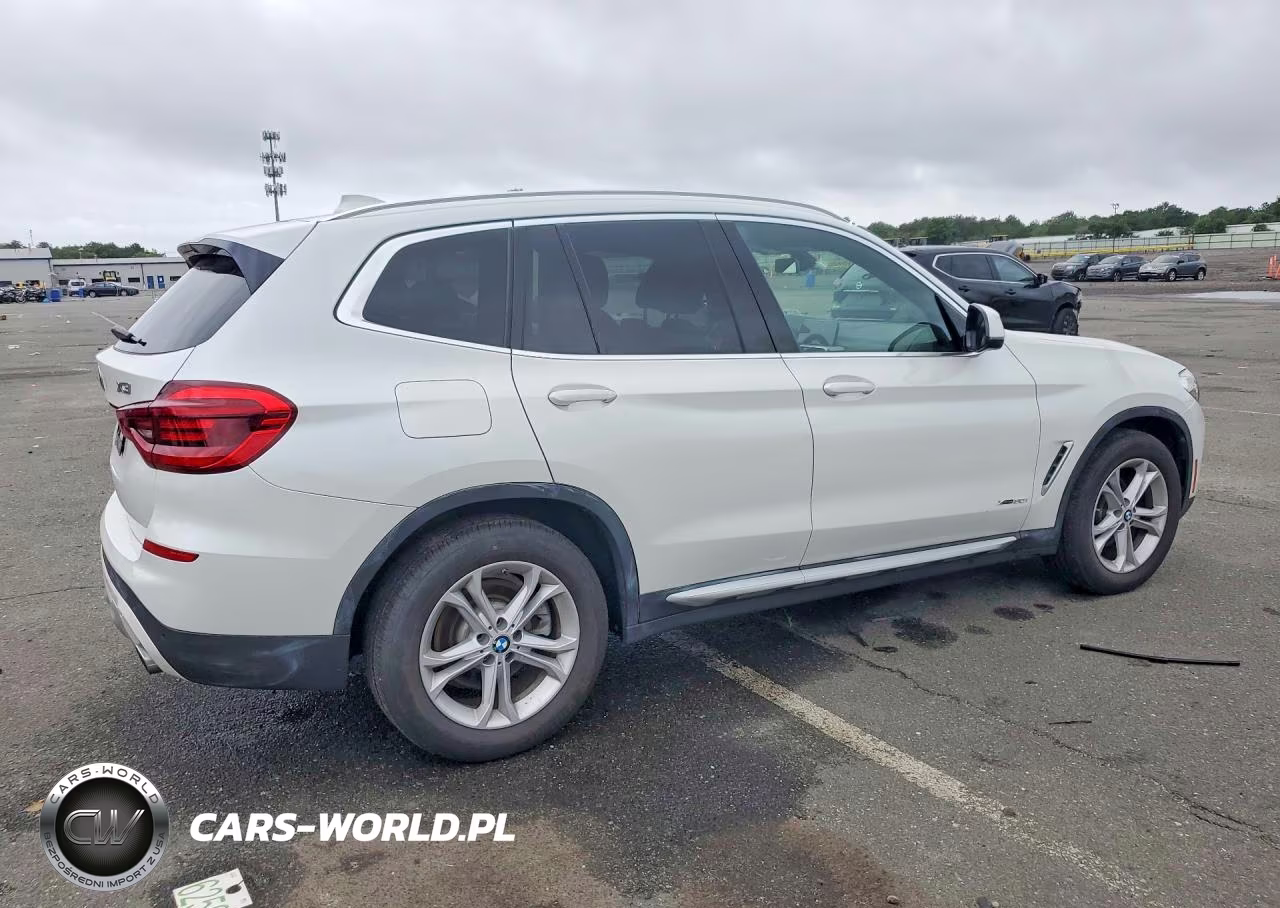 2018 BMW X3 xDrive30I VIN:5UXTR9C54JLC75628 - 3