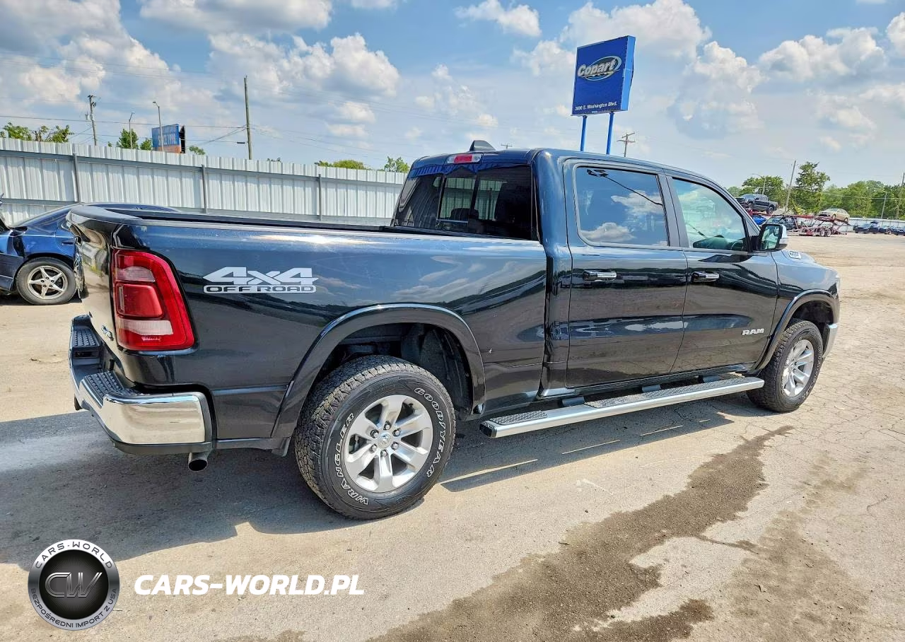 2022 Ram 1500 Laramie VIN:1C6RRFRG8NN425712 - 3