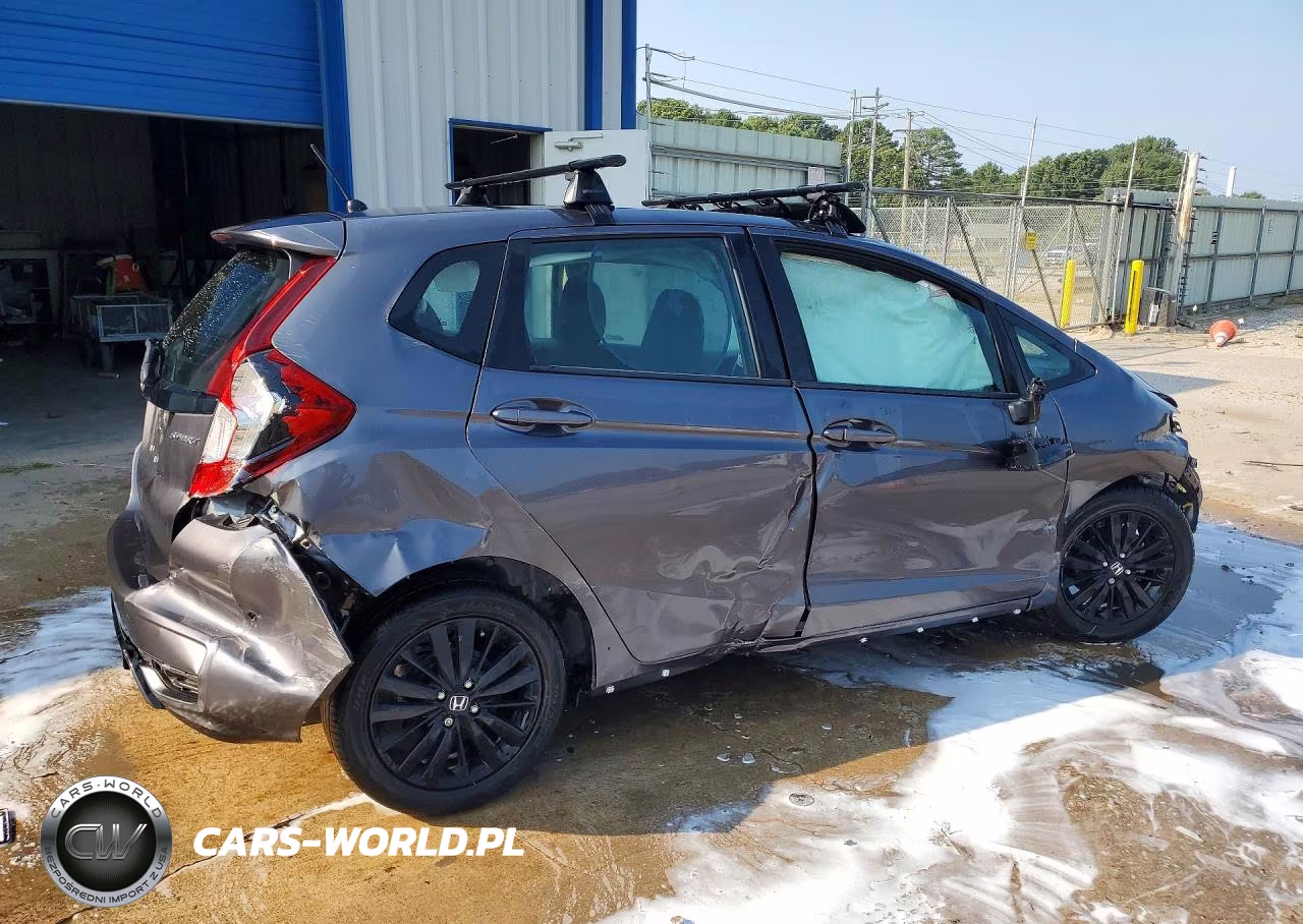 2018 Honda Fit Sport VIN:3HGGK5H63JM700609 - 3