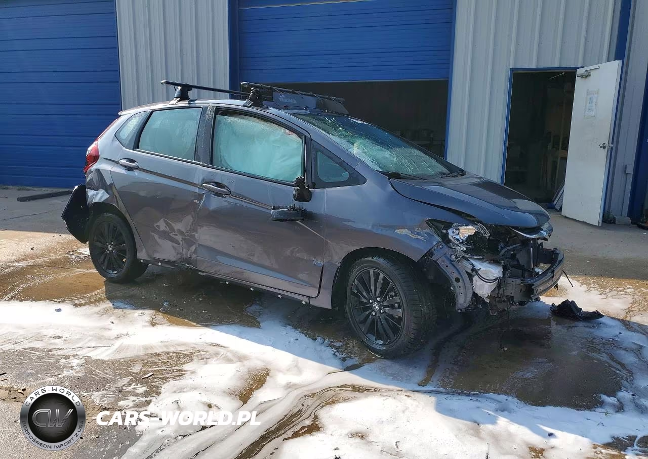 2018 Honda Fit Sport VIN:3HGGK5H63JM700609 - 4