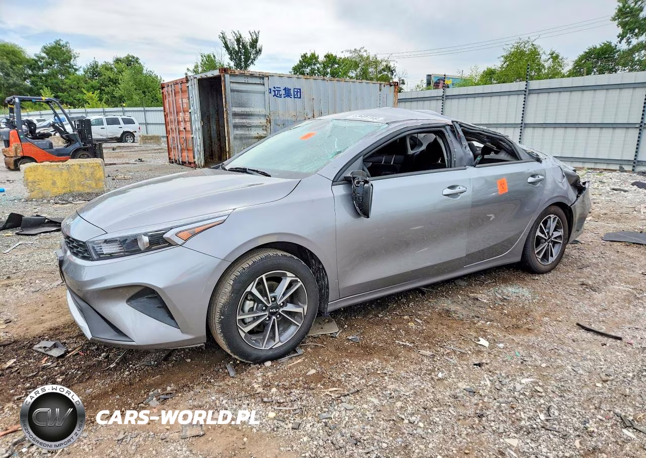2024 Kia Forte Lxs – zdjęcie 1 z 12