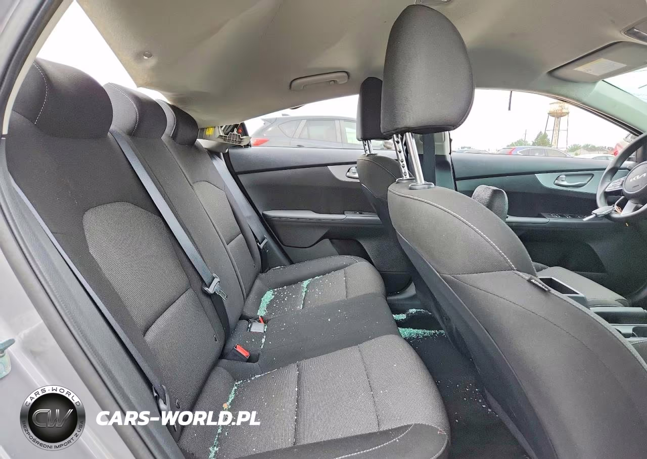 2024 Kia Forte Lxs VIN:3KPF24AD2RE726007 - 10