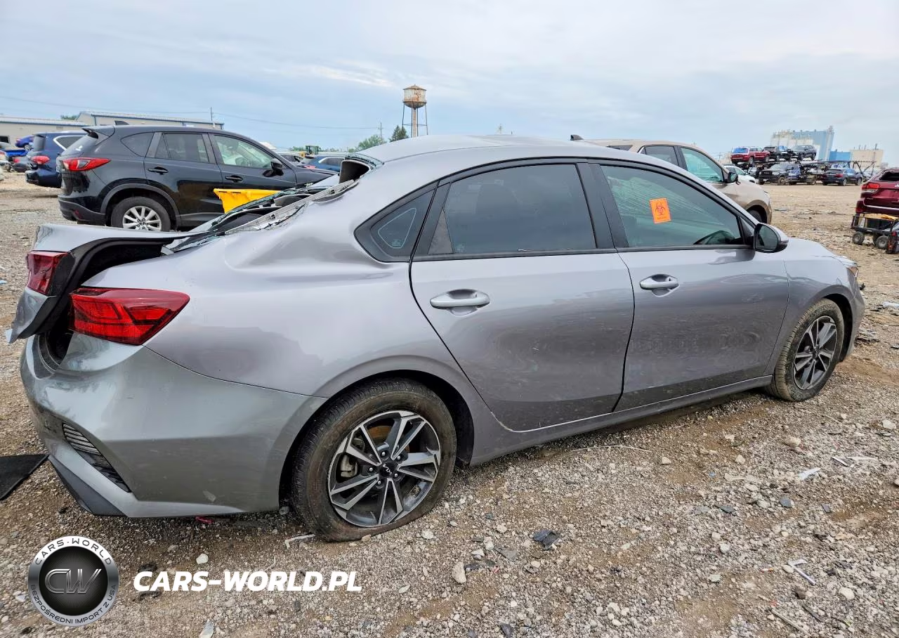 2024 Kia Forte Lxs VIN:3KPF24AD2RE726007 - 3