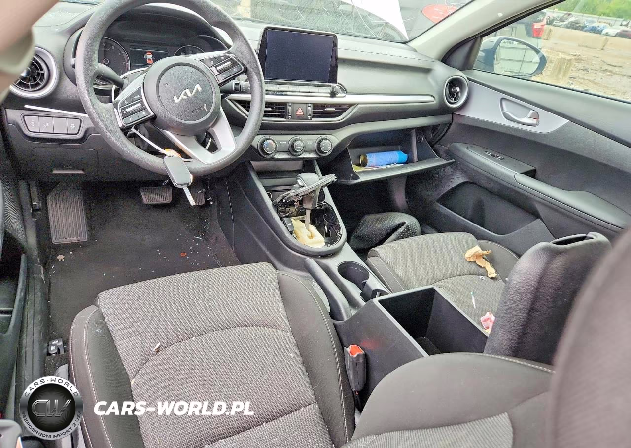2024 Kia Forte Lxs VIN:3KPF24AD2RE726007 - 8