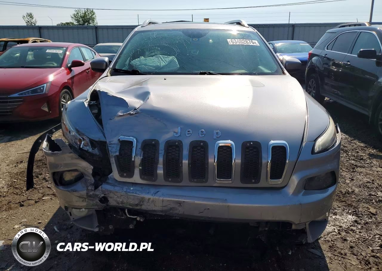 2014 Jeep Cherokee Latitude VIN:1C4PJMCS8EW211449 - 5