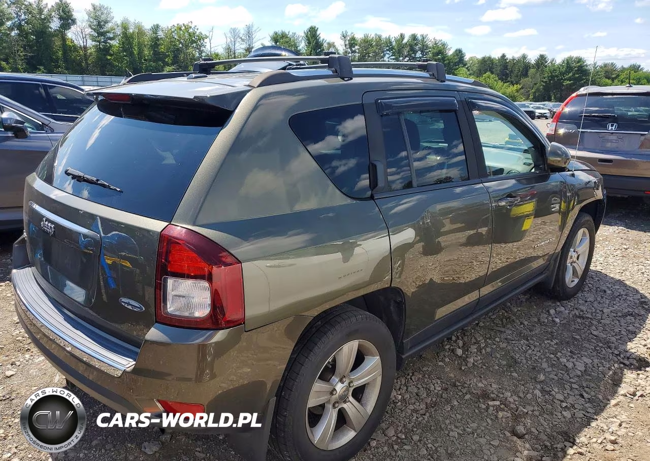 2015 Jeep Compass Latitude VIN:1C4NJDEB6FD333695 - 3