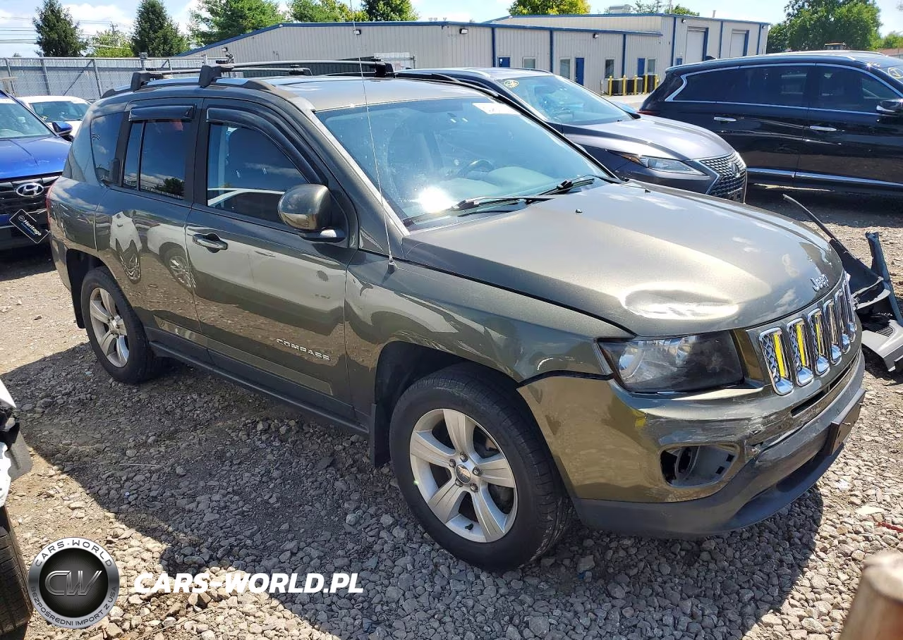 2015 Jeep Compass Latitude VIN:1C4NJDEB6FD333695 - 4