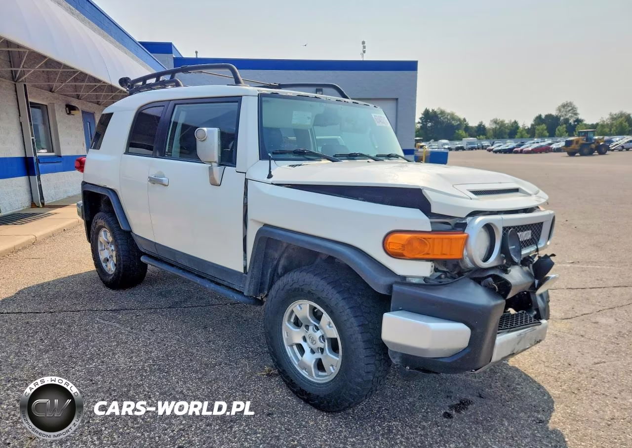 2011 Toyota Fj Cruiser Base VIN:JTEBU4BF5BK108249 - 4